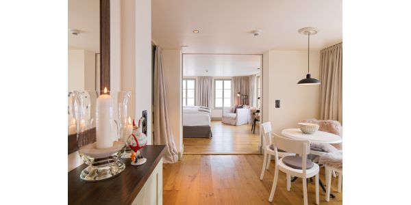 Suite 1